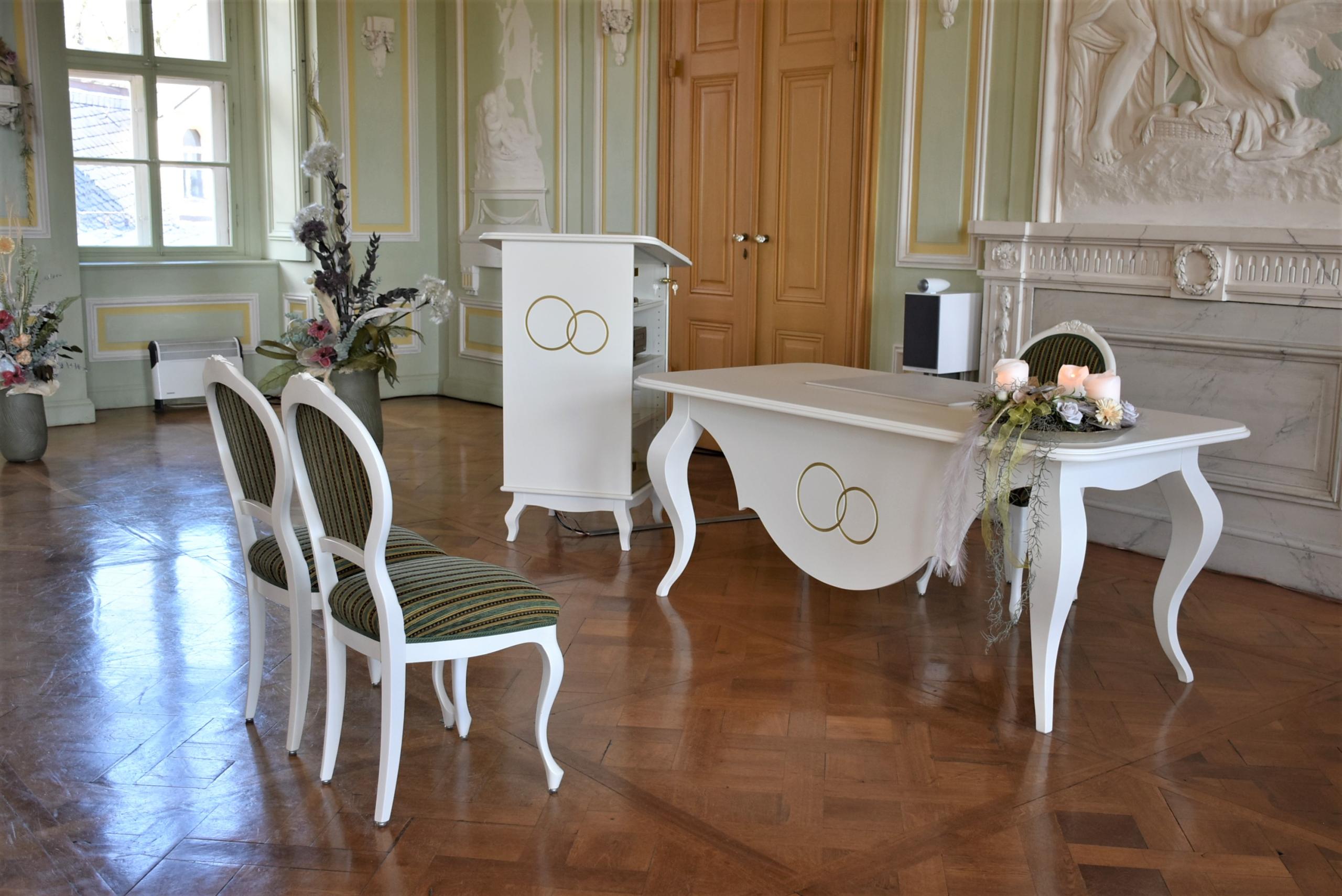 Festsaal Schloss Wolkenburg mit neuen Traumöblen